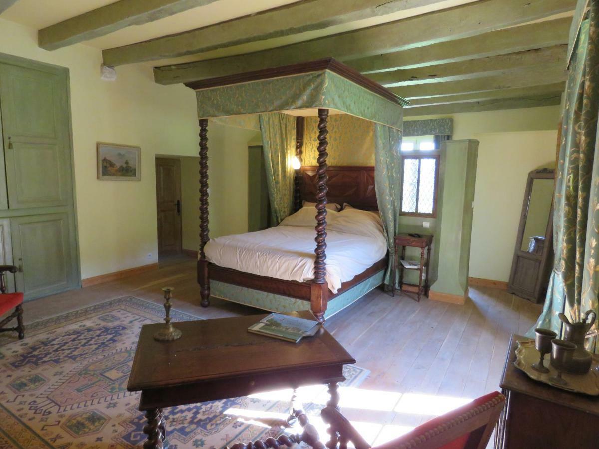Chateau De Gaubert Panzió Terrasson Kültér fotó