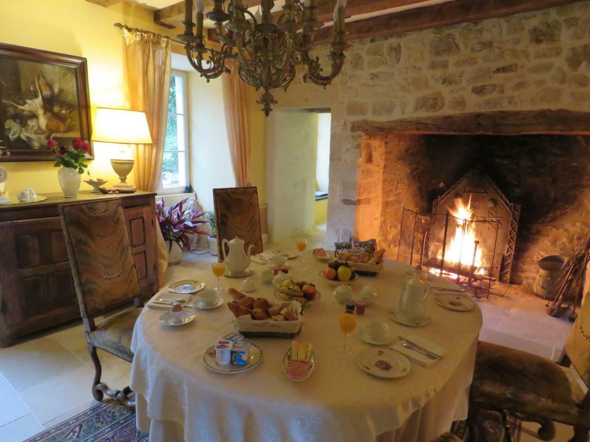 Chateau De Gaubert Panzió Terrasson Kültér fotó